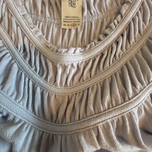 Free People Smocked Off the Shoulder Top - Lilac - Like NEW - Picture 2 of 8